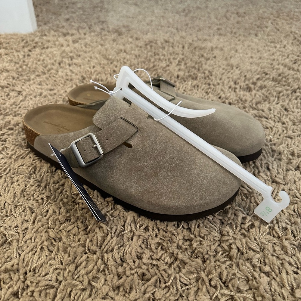 Universal Thread Tan Mules with Soft Suede Finish